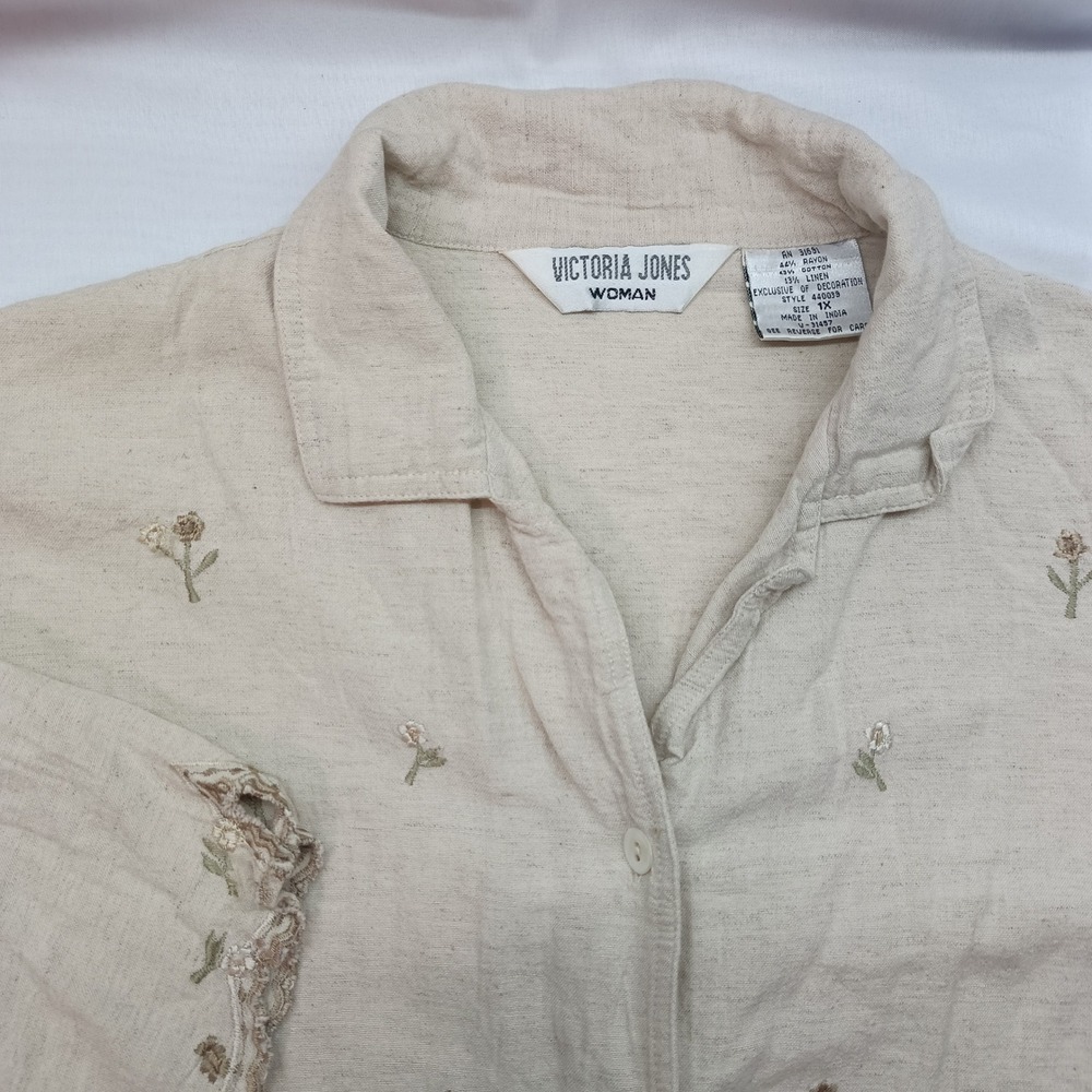 Victoria Jones Woman 1X Beige Floral Embroidered Linen Blend Button Up Blouse